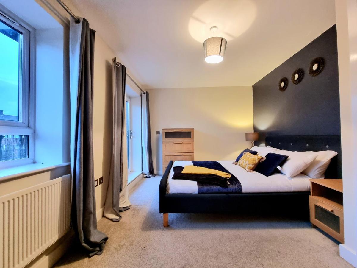 Luxury 2-Bedroom Service Apartment With Balcony Manchester Dış mekan fotoğraf