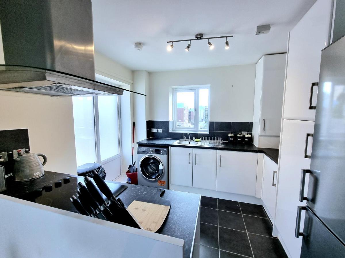 Luxury 2-Bedroom Service Apartment With Balcony Manchester Dış mekan fotoğraf