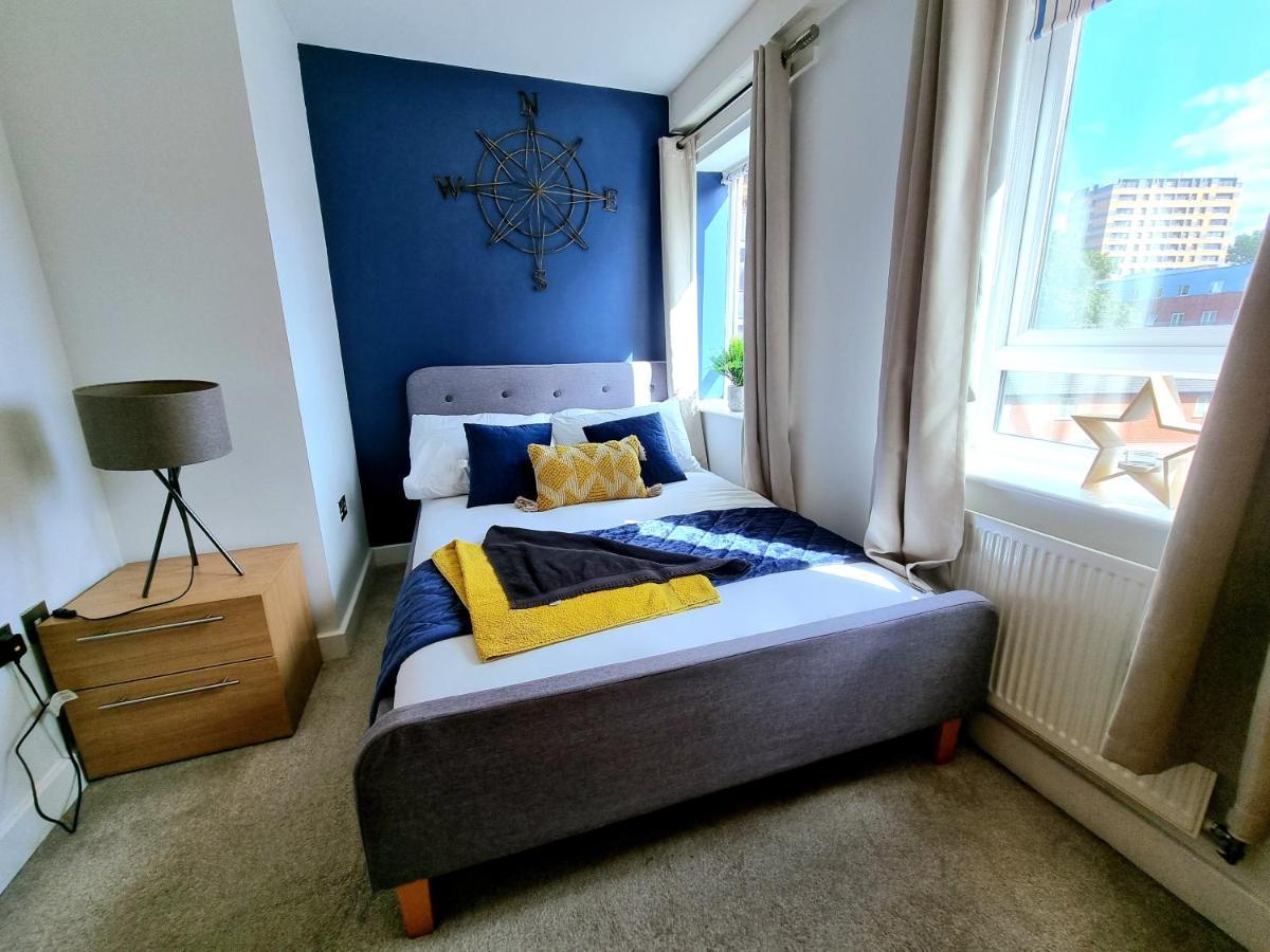 Luxury 2-Bedroom Service Apartment With Balcony Manchester Dış mekan fotoğraf